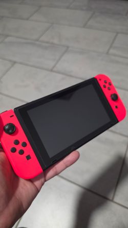 Nintendo Switch w/ Dock, Extra controller