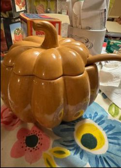 Ceramic Pumpkin 12 Cup (3 Quart) Soup Tureen with Ladle 