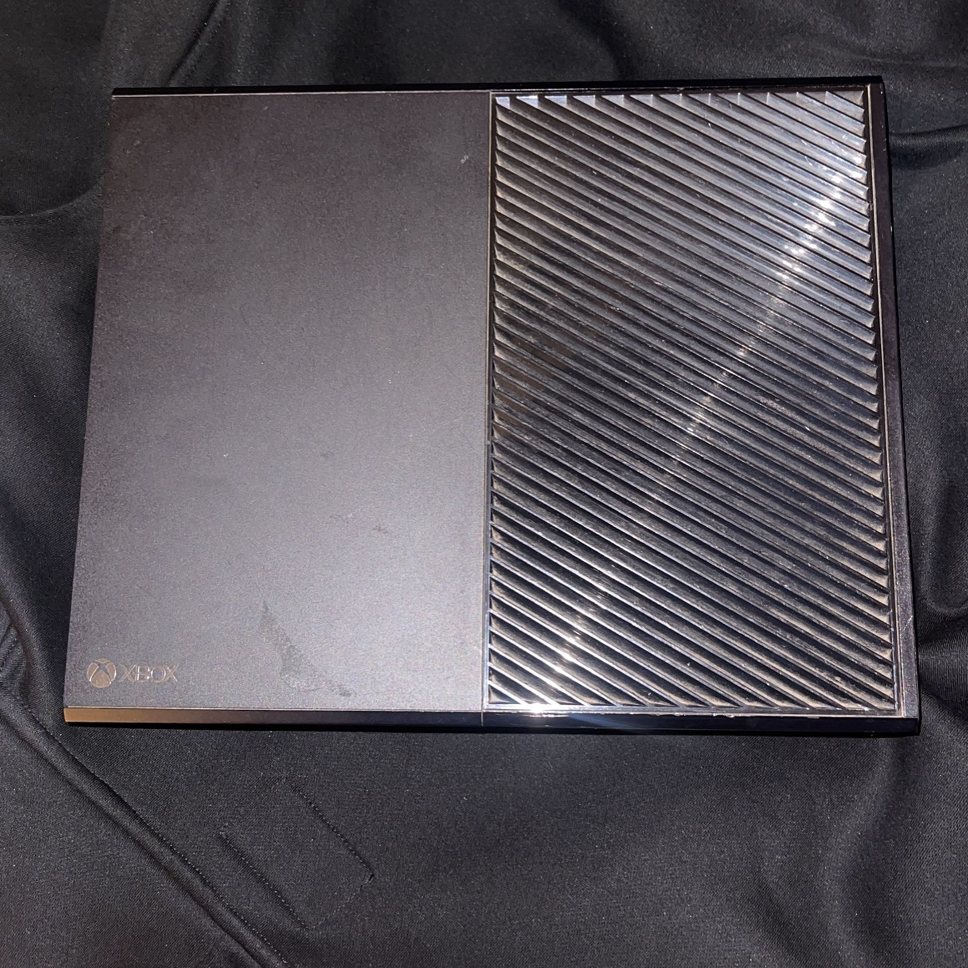 Xbox One (cables Included No Hdmi)