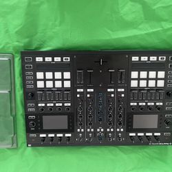 Native Instruments Traktor S8