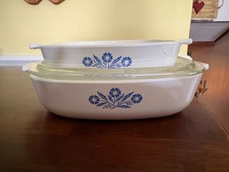 Rare Vintage Stamped Corning ware with Blue and White Cornflower Pattern