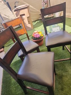 $20 each chair 2 are kitchen high chairs 24" high & 1 is reg hight kitchen chair $20 each obo