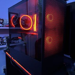 High End Pc With 2 Monitors 