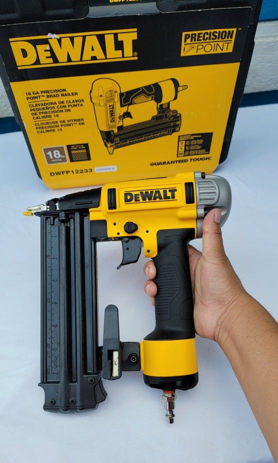18-Gauge Pneumatic Brad Nailer