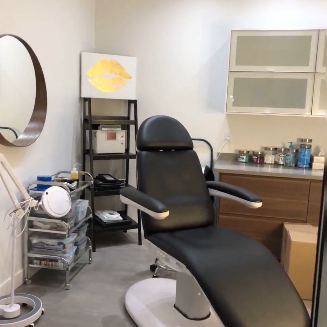 Electric Esthetician/Tattoo chair