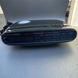 Antique AM FM Clock Radio