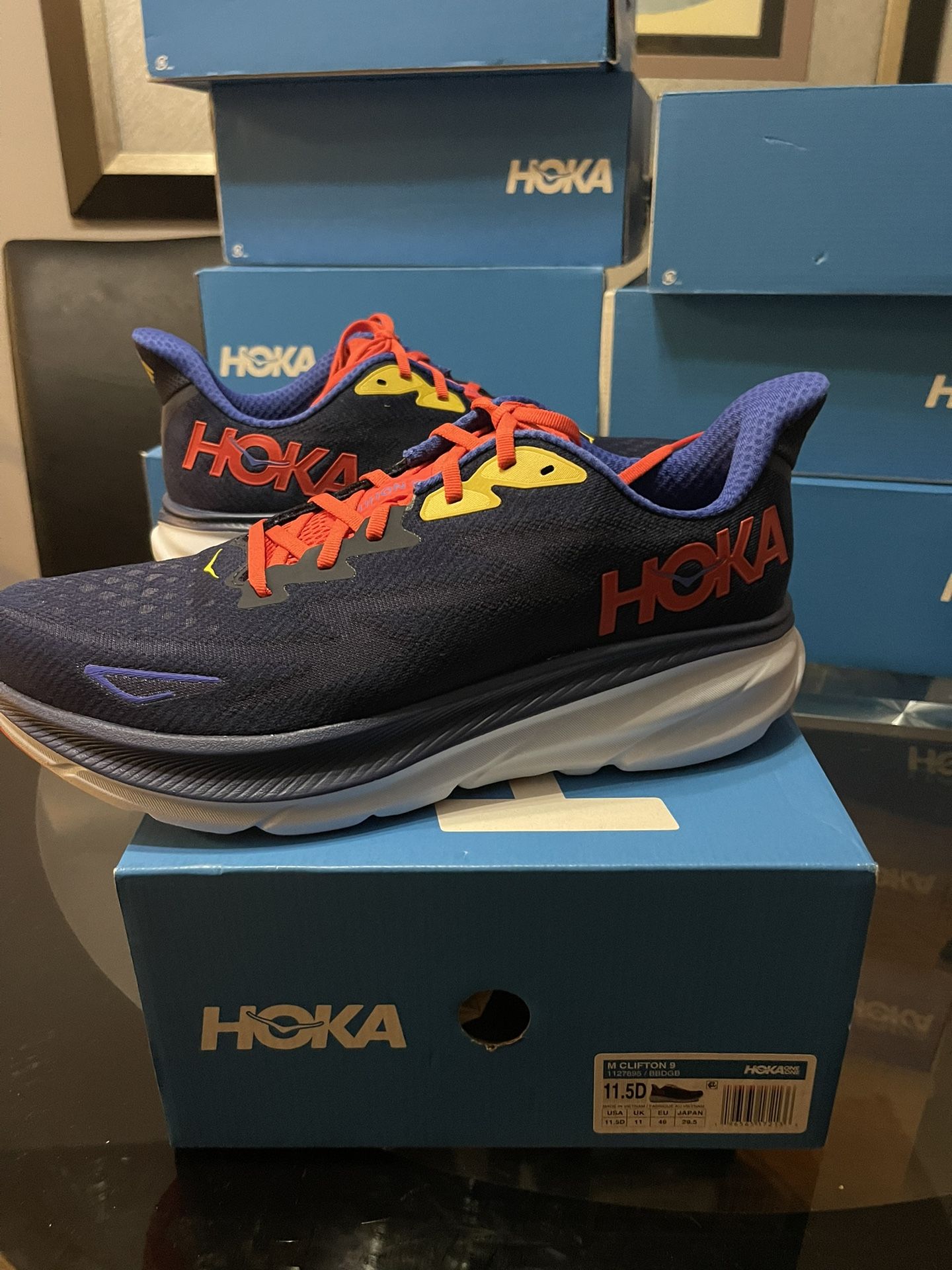 Hoka Clifton Size 11.5 D Men’s $80