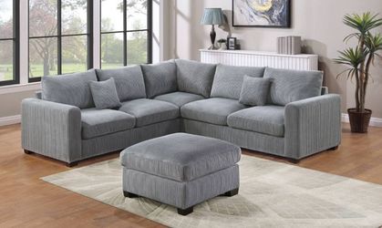 BRAND NEW SECTIONAL COUCH WITH OTTOMAN 