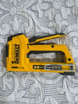DEWALT DWHTTR510 5-in-1 Multi-Tacker