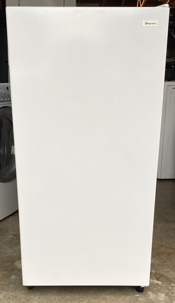 Magic Chef MCUF88W upright freezer. Capacity 5.0cf; w24.9 h33.5