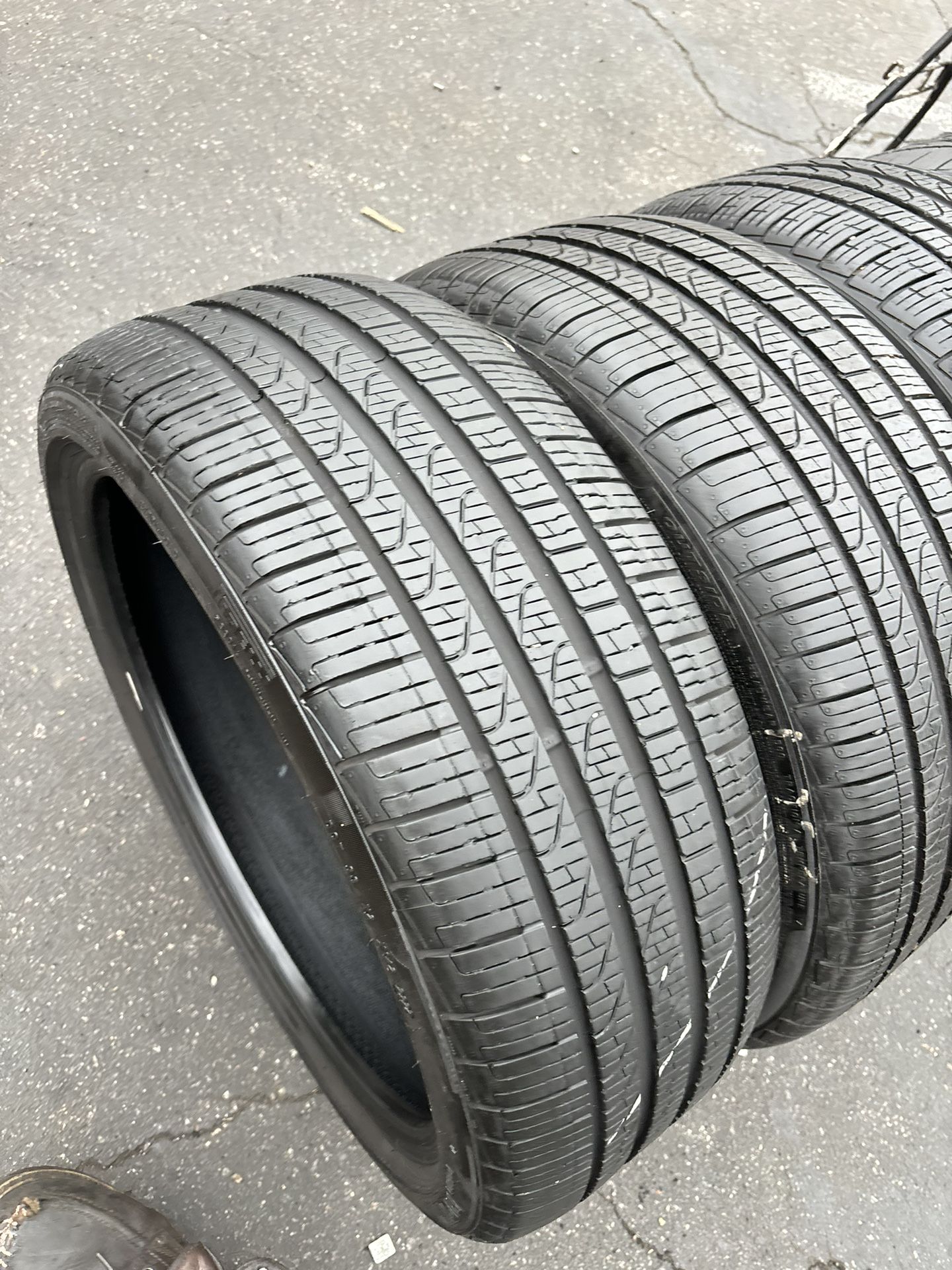 225/40R19 Pirelli Cinturato P7 Run Flat
