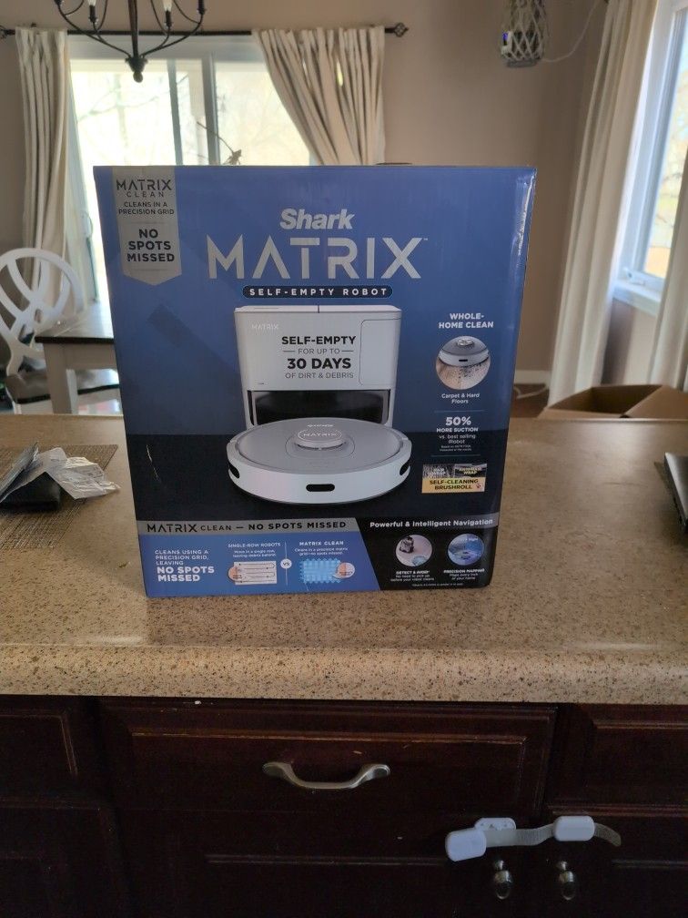Brand New Shark Matrix Self-empty Robot Roomba