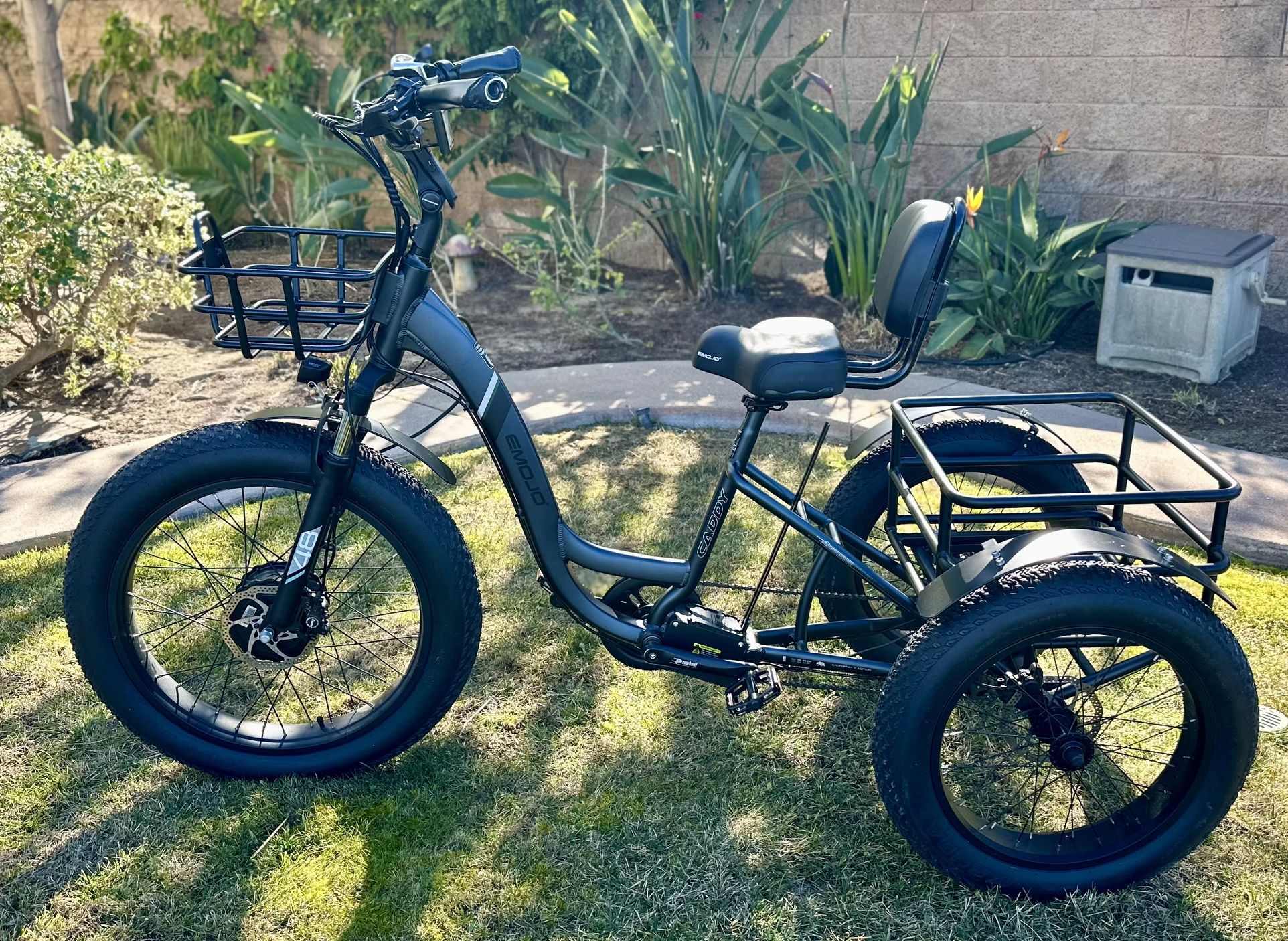 EMOJO ELECTRIC PRO CADDY TRIKE