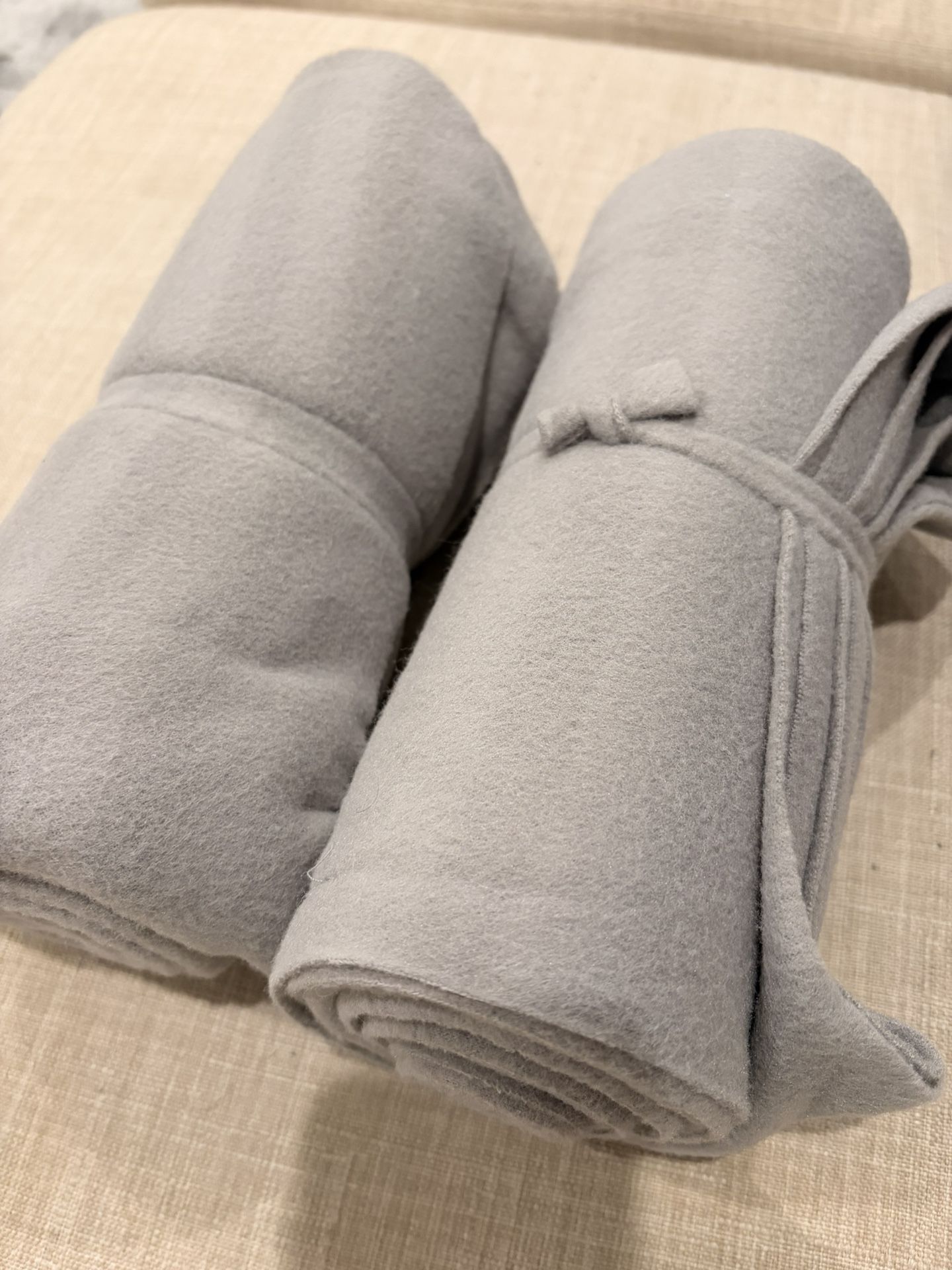 Gray Plaid Blanket – Cozy & Stylish