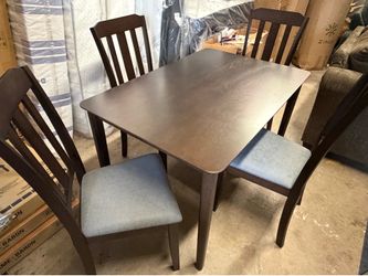 NEW 🍽️  5-Piece Dining Set – Brown or Gray Only $345   • Financing Available • $0 Down Finance