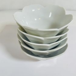 Vintage White  Milk Glass  Lotus Petal  Bowls Scalloped  Dessert   Set of 5.