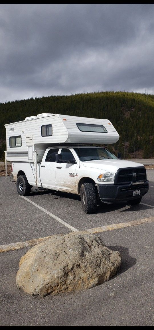 2004 Lance 815