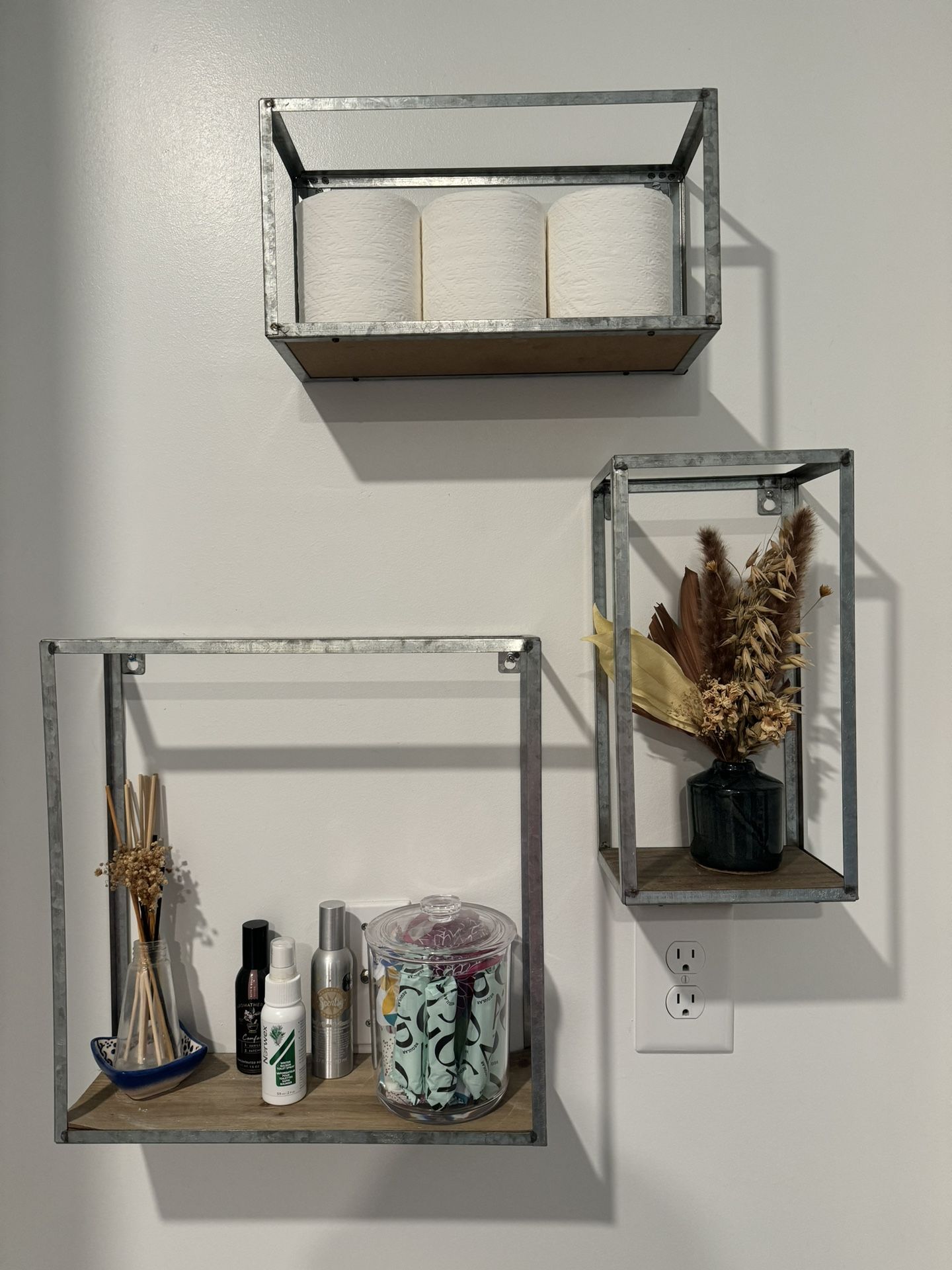 FREE - Modern Floating Shelves