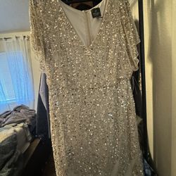 Gold Dress Adrianna Pappel 