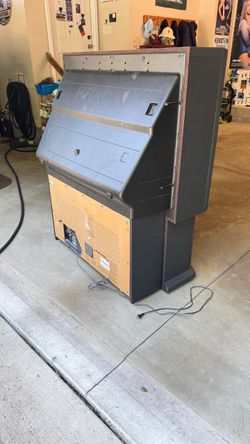 HITACHI. ULTRAVISION 56”