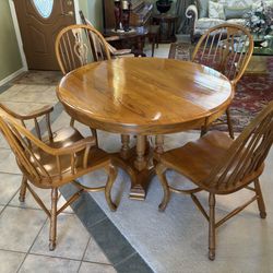 Oak Kitchen Extendable dining Table And 4 Chairs 