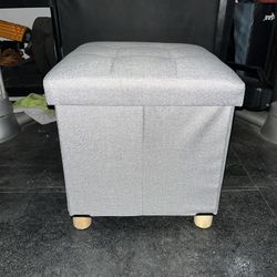 BRIAN & DANY Ottoman with Storage, Small Storage 15” x 15” x 15”