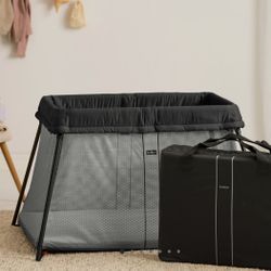 BabyBjorn Travel Crib Baby