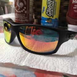 SUNGLASSES 