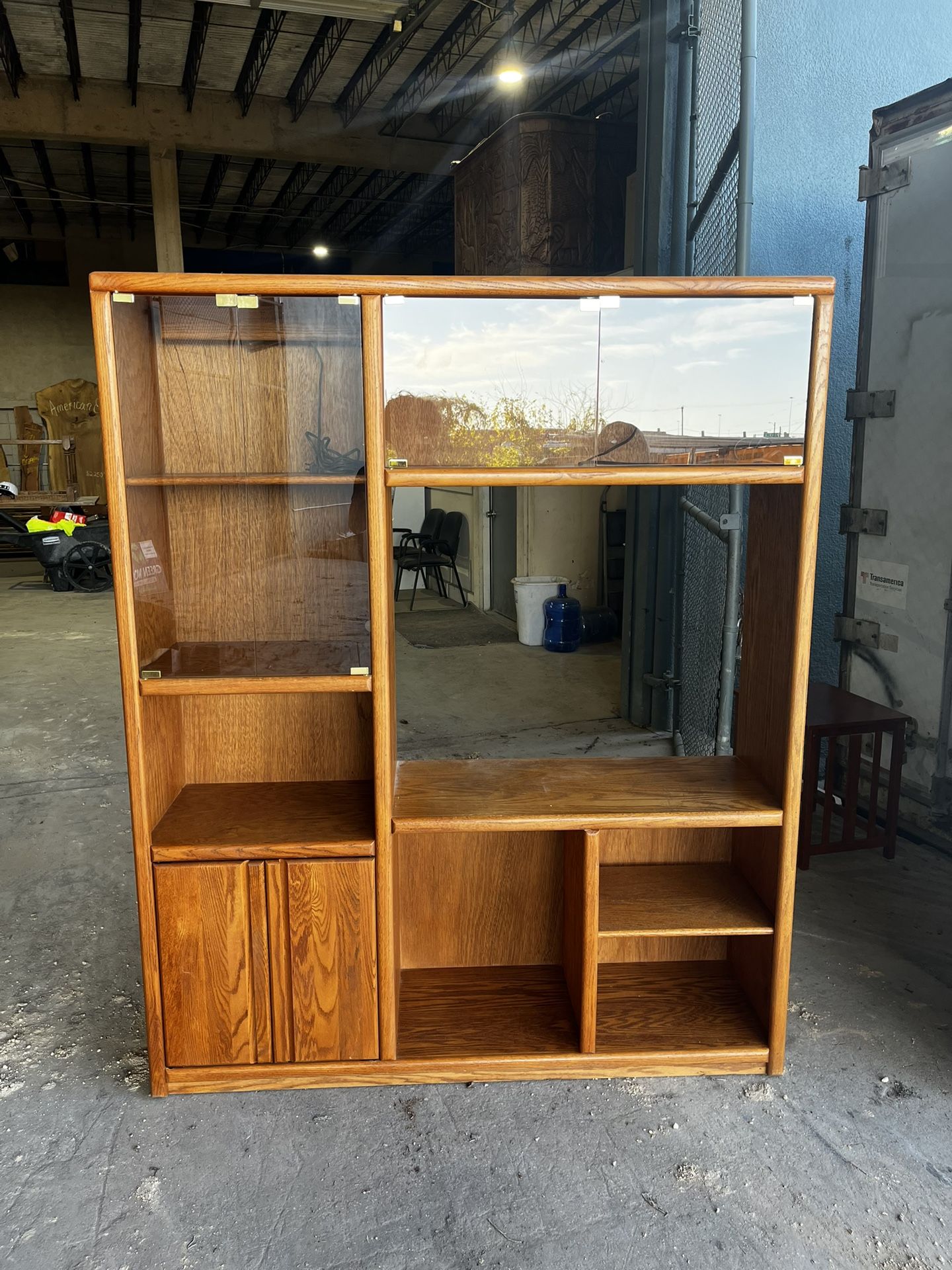 💰💰Wooden Cabinet With Glass Doors💰💰