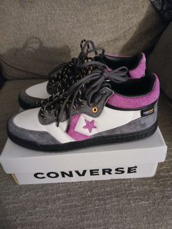 Converse Skate Shoes Size 9 men's Size 10.5 Women's
