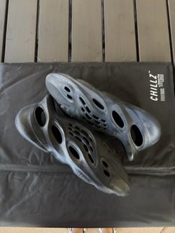 Yeezy Foam Runner “Mineral Blue” Size 10