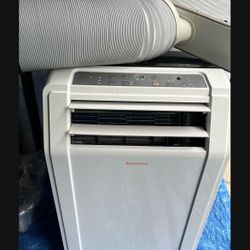 Portable Air Conditioner (like New ) Ice Cold 