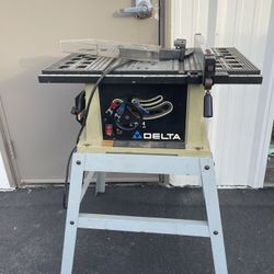Delta Table Saw With Stand., Works Great