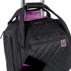 ZEGUR Quilted Rolling Underseat Carry-on