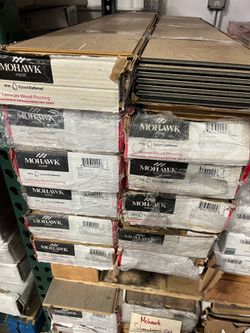 Mohawk Laminate wood flooring - Montavilla oak, Sea voyage oak