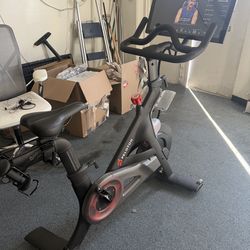 Peloton Bike (Original Model) – Excellent Condition – $850 OBO