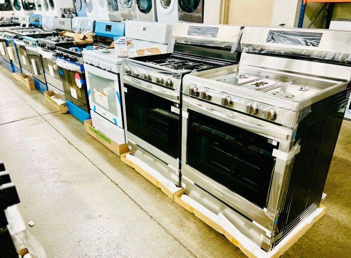 โญโญBRAND NEW OPEN BOX STOVES STARTS FROM $499 AND UP***