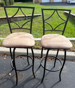 Set of 2 Metal Bar Stools with Cushioned Seats