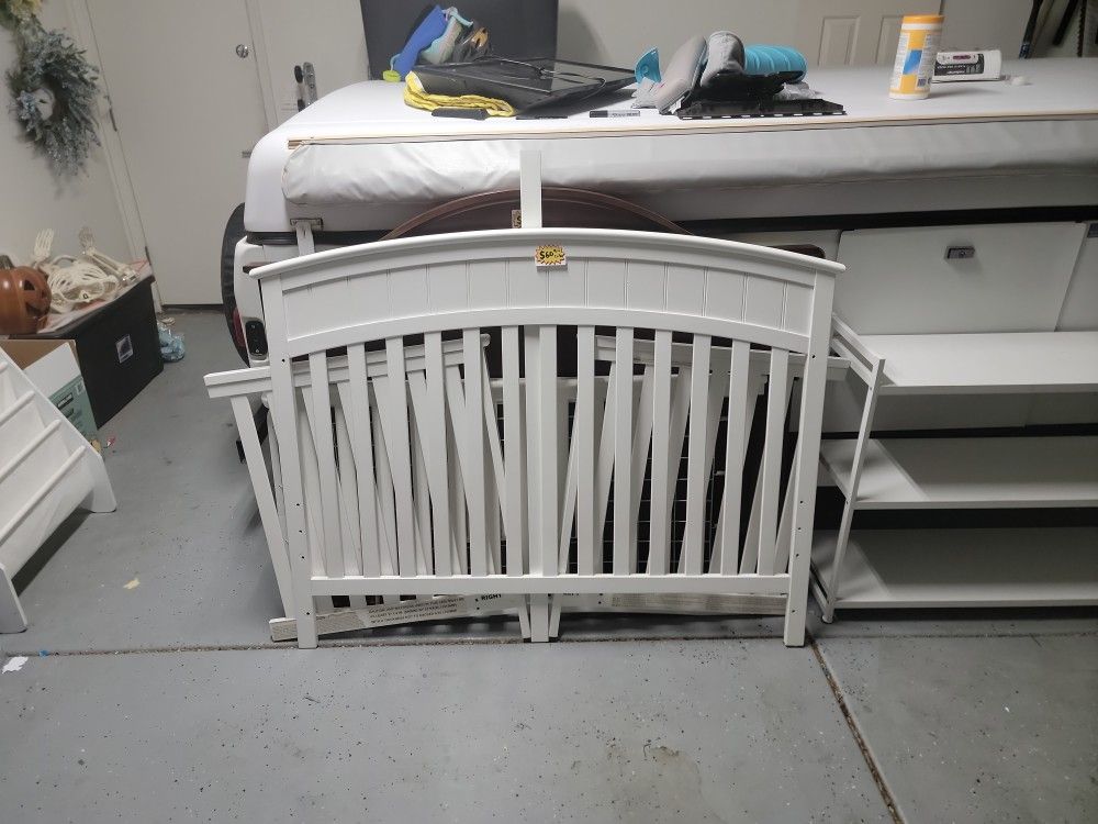 4 In 1 Convertible Crib (White)