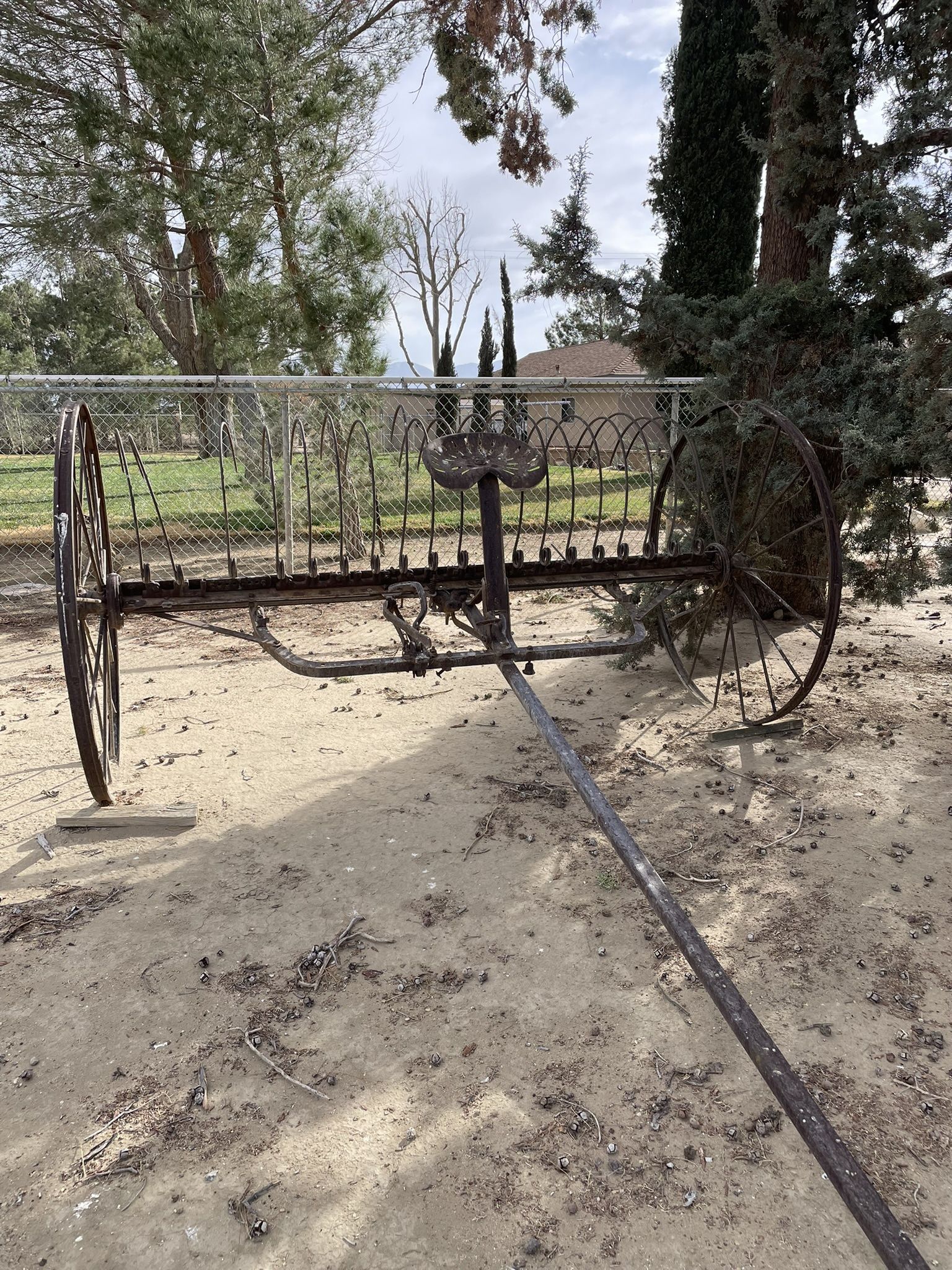 Steel Wheeled Dump Rake