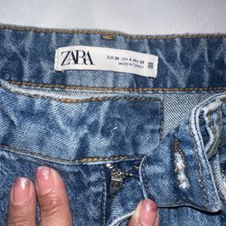 Zara Women's Distressed Blue Jeans