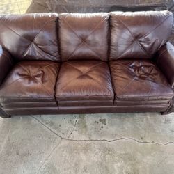 Elegant Leather Sofa w/ Nailhead Trim – Classy & Comfy 🛋️🔥 