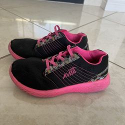 Shoes $5