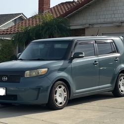 2008 Scion XB Manuel 5 speed stick . Clean title NO