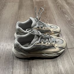 Yeezy Size 9