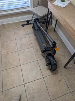 Ausom L2 max 40mph three different mode scooter !!MOVING!! SUPER DEAL