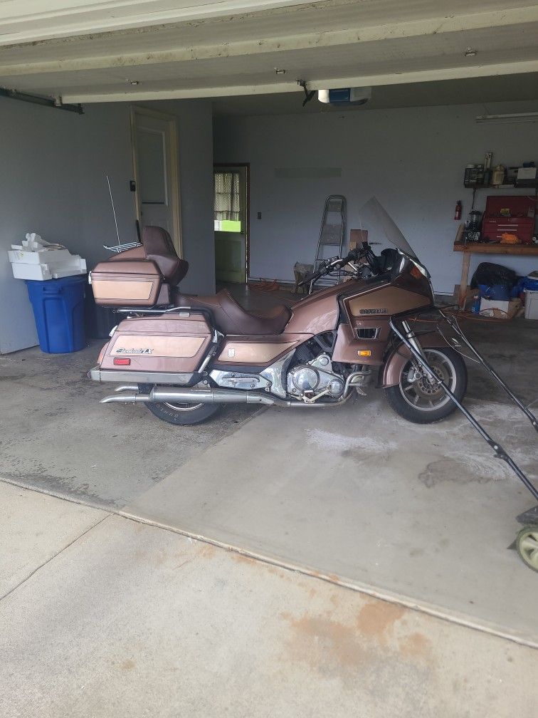 1986 Suzuki Cavalcade
