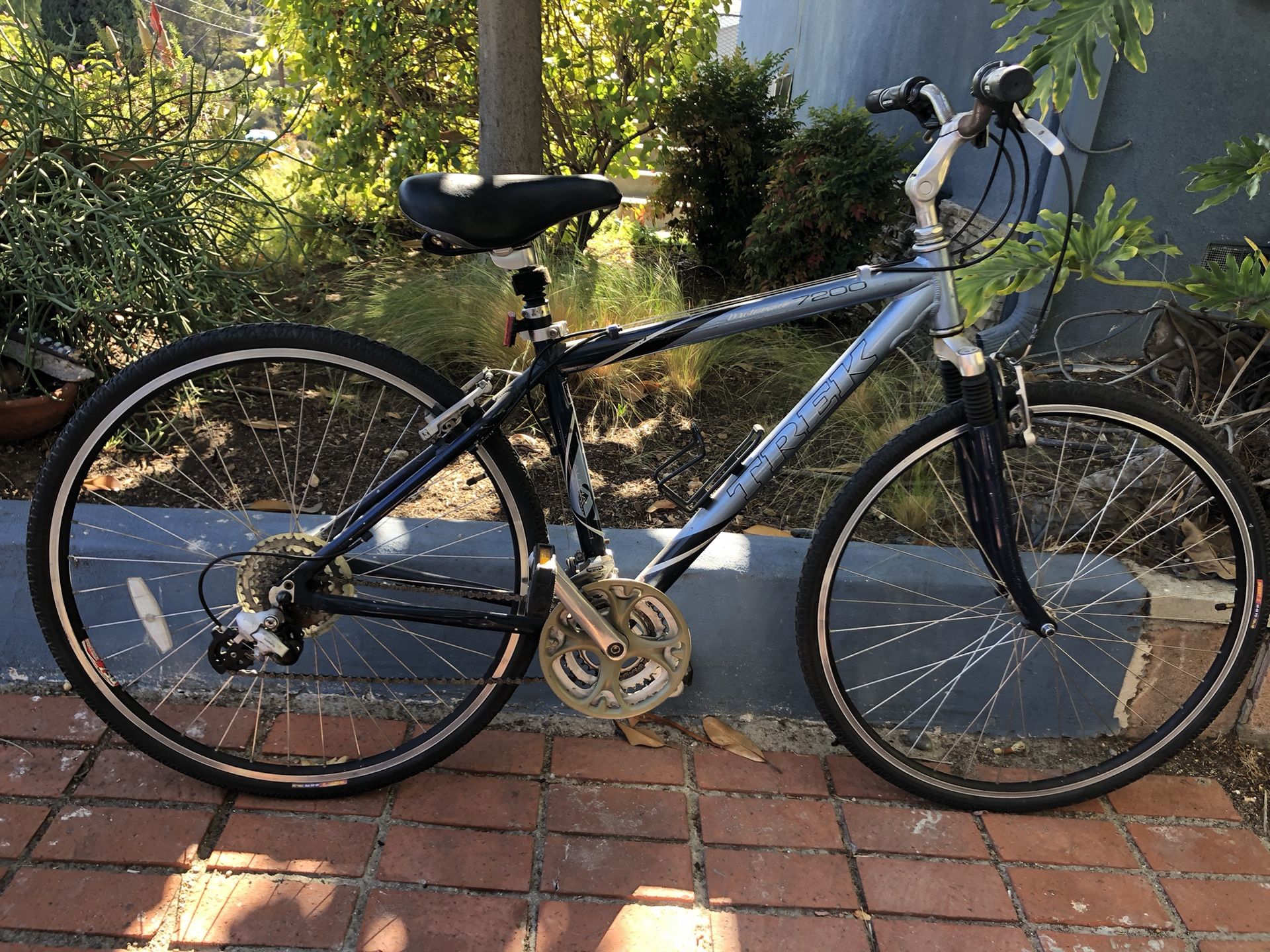 Trek Multitrack 7200 Hybrid (Mountain/Road)