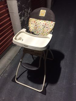 Baby eating table