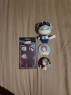 Anime Pins/plushie